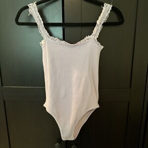 Lilac purple bodysuit from Zara. Size: small